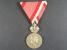 RAKOUSKO UHERSKO - St��brn� vojensk� z�slu�n� medaile Signum Laudis F.J.I., post��b�en� bronz, varianta, p�vodn� voj. stuha