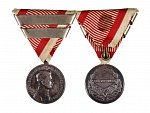 Stříbrná medaile za statečnost 2. třídy, 9. vydání 1917-1918 Karel, na hr. punc hl. punc. úřadu Vídeň, A v kroužku, medailér KAUTSCH
