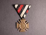 Čestný kříž 1914-1918 pro frontové bojovníky na trojúhelníkové stuze