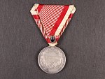 Medaile za statečnost II. třídy, Ag, původní vojenská stuha, vydání 1917 - 1918, na hraně značka A