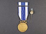 Československá vojenská medaile „za zásluhy“ bronzová + miniatura