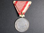 Stříbrná medaile za statečnost, 1. třídy, 8. vydání 1914-1917 F.J.I., na hraně punc hl. punc. úřadu Vídeň, A v kroužku, původní vojenská stuha