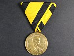 Záslužná medaile Za 40 let věrné služby z r. 1898, na stuze pro vojenské osoby