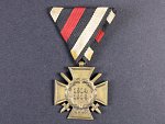 Čestný kříž 1914-1918 pro frontové bojovníky na původní trojúhelníkové stuze