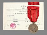 Medaile Za službu vlasti - ČSR , etue a průkaz