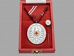 Stříbrná záslužná medaile o Rakouský Červený kříž + originální etue