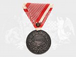 Stříbrná medaile za statečnost, 1. třídy, 9. vydání 1917-1918 Karel, na hraně punc hl. punc. úřadu Vídeň, A v kroužku, původní vojenská stuha