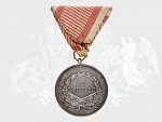 Stříbrná medaile za statečnost, 1. třídy, 8. vydání 1914-1917 F.J.I., na hraně punc hl. punc. úřadu Vídeň, A v kroužku, původní vojenská stuha