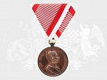 Bronzová medaile za statečnost, 8. vydání 1914-1917 F.J.I., nová vojenská stuha