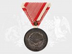 Stříbrná medaile za statečnost, 1. třídy, 8. vydání 1914-1917 F.J.I., na hraně punc hl. punc. úřadu Vídeň, A v kroužku, původní vojenská stuha