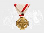 Jubilejní kříž 1908 na původní vojenské stuze