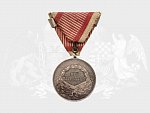Stříbrná medaile za statečnost, 1. třídy 1914-1917 na hraně značka A, původní páska za 2x udělení, neznačená