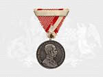 Medaile za statečnost, I. třídy 1914-1917 na hraně značka A, původní páska za 2x udělení, značená ZIMBLER WIEN