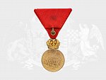 Vojenská záslužná medaile Signum Laudis F.J.I., zlacený bronz, původní civilní stuha, orig.ozdobná etue