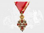 Řád Františka Josefa I. rytíř, zlacený bronz, na závěsném kroužku značka výrobce V. MAYERS & SOHNE a hvězdička, originální etue