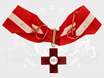 Kříž lotyšského červeného kříže I. třídy, nákrční dekorace, pozlacené stříbro, neznačeno, mírně poškozený smalt v horním rameni kříže na aversu, nepůvodní etue