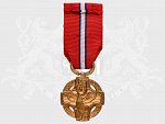 Československá revoluční medaile, těžký typ, varianta s podpisem medailera, se štítkem 11 (11. střelecký pluk Františka Palackého) na stuze