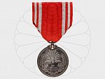 Záslužná medaile Červeného kříže, stříbro, nepuncováno, původní stuha..