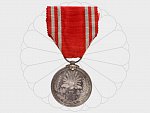Záslužná medaile Červeného kříže, stříbro, nepuncováno, původní stuha..