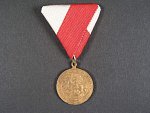 Pamětní veteránská medaile na 25. leté trvání spolku vysloužilých vojáků v Židenicích a okolí z r.1909, novodobá stuha