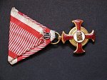 Zlatý Záslužný kříž, zlacený bronz, výroba W. Kunz