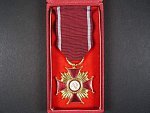 Zlatý záslužný kříž + etue