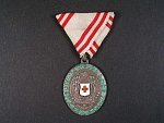 Stříbrná čestná medaile za zásluhy o červený kříž s válečnou dekorací, Ag