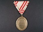 Bronzová čestná medaile za zásluhy o červený kříž s válečnou dekorací