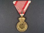 Vojenská záslužná medaile Signum Laudis F.J.I., zlacený bronz