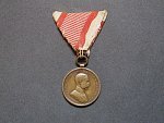 Medaile za statečnost II. třídy, bronz,puvodní vojenská stuha, vydání 1914 - 1917