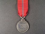 Pamětní medaili na tažení na východ, značená výrobcem, nová stuha
