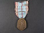 Pamětní medaile na 1939-1945 se štítky AFRIQUE, LIBÉRATION a ALLEMAGNE