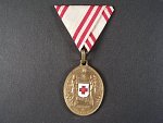 Bronzová čestná medaile za zásluhy o červený kříž, původní stuha