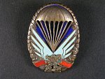 Odznak výsadkového vojska 1949-51 č.9888, poškozený smalt pod padákem a opr. červený smalt na levé stuze