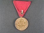 Vojenská jubilejní pam. medaile z r.1898, bronz, původní stuha