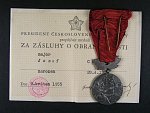 Medaile - Za zásluhy o obranu vlasti - ČSR, etue + dekret