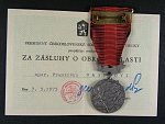 Medaile - Za zásluhy o obranu vlasti - ČSSR + etue a průkaz