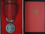 Medaile - Za zásluhy o obranu vlasti - ČSSR + etue a průkaz