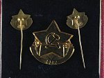 Odznak vzorný pracovník stát. obchodu č.1182+ 2 miniatury a etue
