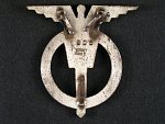 Odznak Pilot 1. třídy, číslo 1906, výrobce Zukov Praha