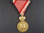 Vojenská záslužná medaile Signum Laudis F.J.I., zlacený bronz, původní voj. stuha, varianta