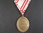 Bronzová čestná medaile za zásluhy o červený kříž s válečnou dekorací, nová stuha
