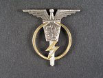Odznak palubního radisty - operátora 3.tř. č.7202, výrobce Zukov Praha, ulomený úchyt
