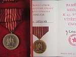 Pamětní medaile k 25. výročí vítězného února + průkaz
