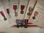 Konvolut vyznamenání a dekretů na jméno ballý, vál. kříž 1918, medaile vítězství, revoluční med. med. dělostřelectva čs.vojska na rusi atd.