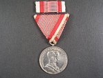 Medaile za statečnost I. třídy, Ag, na hraně značka A, původní vojenská stuha, vydání 1914 - 1917