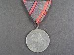 Medaile Za zranění z r. 1917 na stuze za jedno zranění