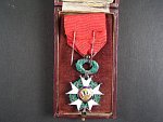 Řád čestné legie, rytíř, 3. republika 1870 - 1951 + etue, mírně poškozený smalt