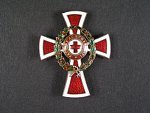 Vyznamenání za zásluhy o červený kříž, důstojnický kříž, puncované Ag, výrobce G.A.Scheid Wien, poškozený smalt na věnci