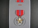 Bronzová záslužná hvězda + etue